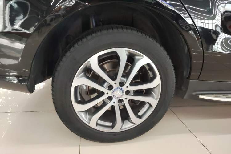 Used Mercedes-Benz GLE 2016 GLE 320 4MATIC Dynamic Edition Right Rear Wheel Hub
