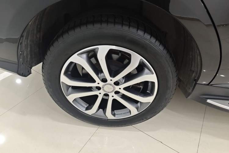Used Mercedes-Benz GLE 2016 GLE 320 4MATIC Dynamic Edition Right Rear Wheel Hub