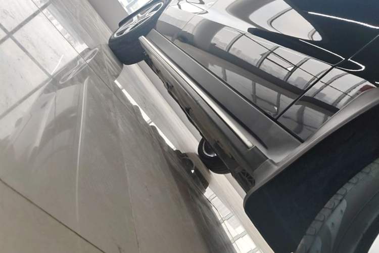 Used Mercedes-Benz GLE 2016 GLE 400 4MATIC Right Side Sill