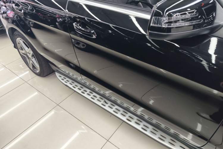 Used Mercedes-Benz GLE 2016 GLE 400 4MATIC Right Side Sill