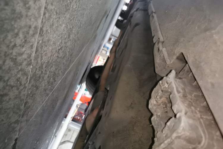 Used Mercedes-Benz GLE 2016 GLE 400 4MATIC Right Side Sill