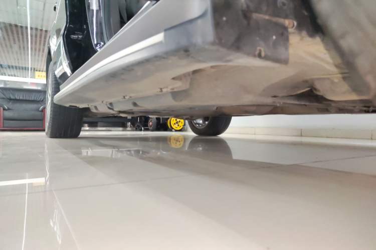 Used Mercedes-Benz GLE 2016 GLE 320 4MATIC Dynamic Edition Right Side Sill
