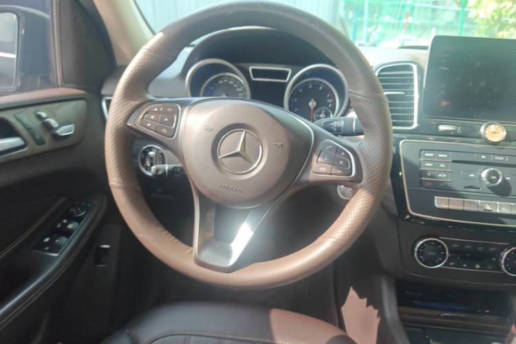 Used Mercedes-Benz GLE 2016 GLE 320 4MATIC Luxury Model Steering Wheel