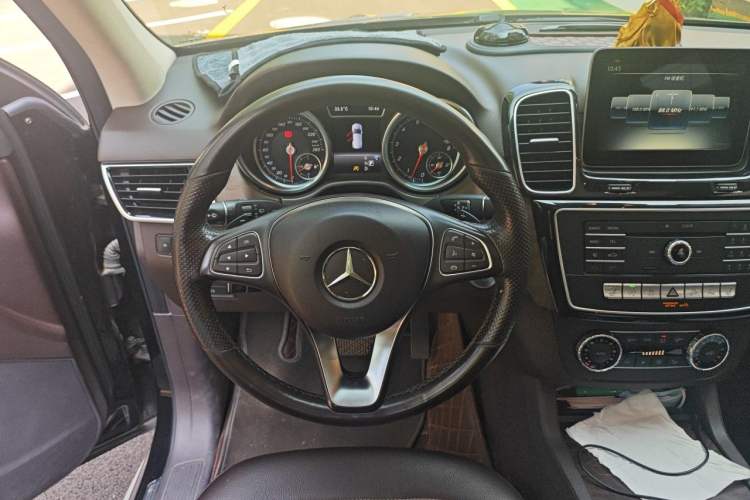 Used Mercedes-Benz GLE 2016 GLE 320 4MATIC Dynamic Edition Steering Wheel