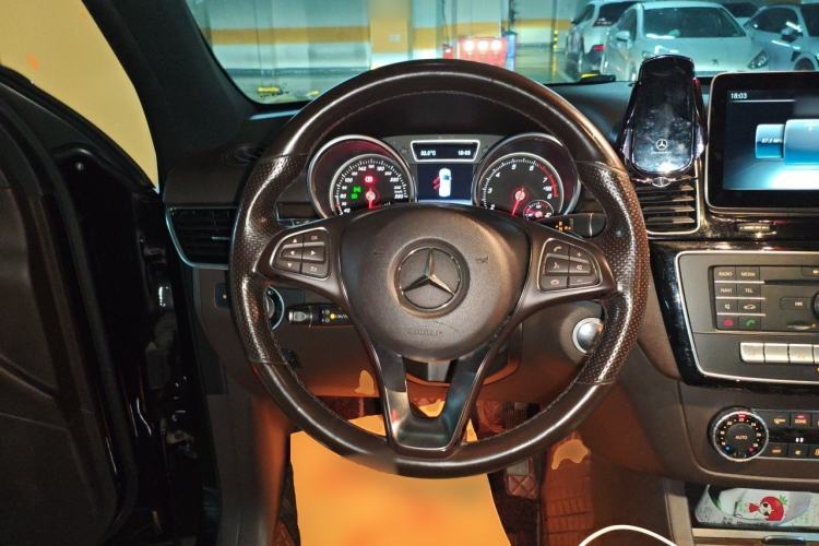 Used Mercedes-Benz GLE 2016 GLE 320 4MATIC Luxury Model Steering Wheel