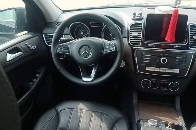 Used Mercedes-Benz GLE 2016 GLE 320 4MATIC Dynamic Edition Steering Wheel