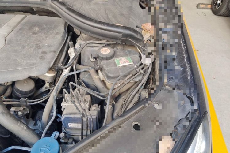 Used Mercedes-Benz GLE 2016 GLE 300 d 4MATIC Engine Bay Left
