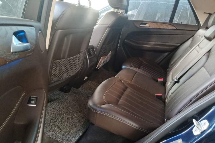 Used Mercedes-Benz GLE 2016 GLE 300 d 4MATIC Left Rear Seat
