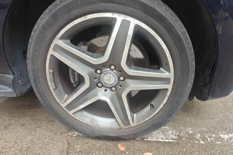 Used Mercedes-Benz GLE 2016 GLE 400 4MATIC Right Front Wheel Hub
