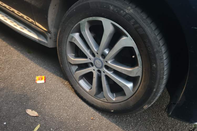 Used Mercedes-Benz GLE 2016 GLE 320 4MATIC Dynamic Edition Right Front Wheel Hub