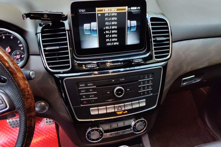 Used Mercedes-Benz GLE 2016 GLE 320 4MATIC Dynamic Edition Audio And AC Panel