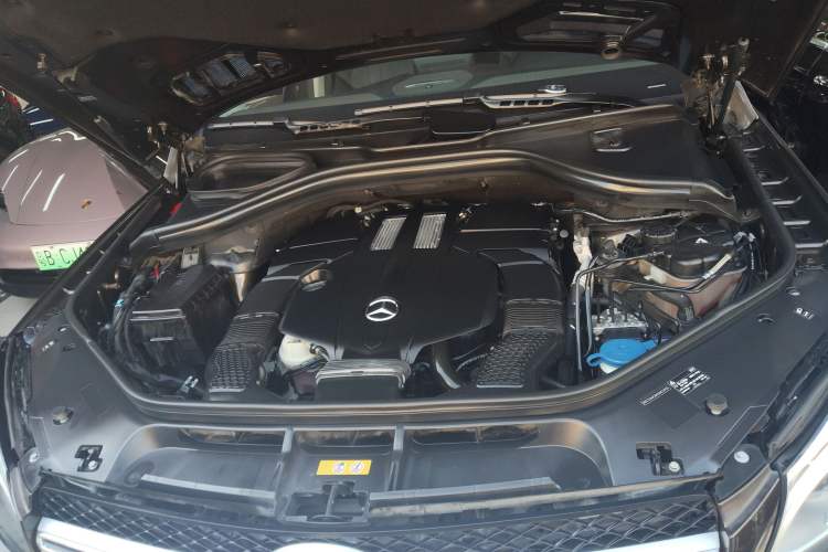 Used Mercedes-Benz GLE 2016 GLE 320 4MATIC Luxury Model Engine Bay