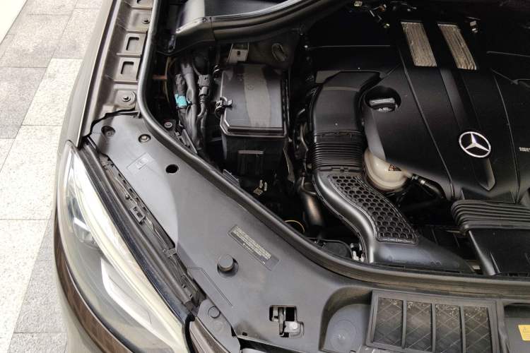 Used Mercedes-Benz GLE  Engine Bay Right