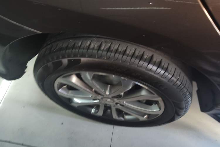 Used Mercedes-Benz GLE 2016 GLE 320 4MATIC Luxury Model Exterior 8