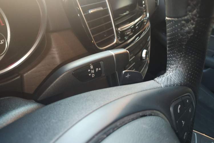 Used Mercedes-Benz GLE 2016 GLE 320 4MATIC Luxury Model Gear Lever