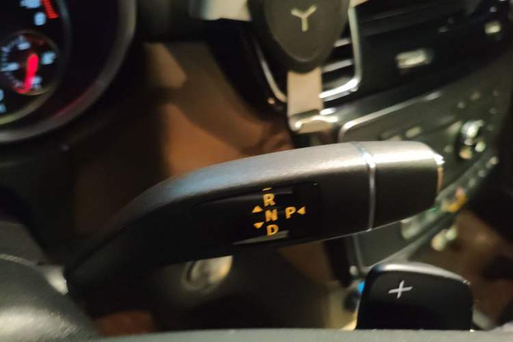 Used Mercedes-Benz GLE 2016 GLE 320 4MATIC Dynamic Edition Gear Lever