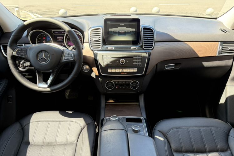 Used Mercedes-Benz GLE 2016 GLE 320 4MATIC Dynamic Edition Interior 10