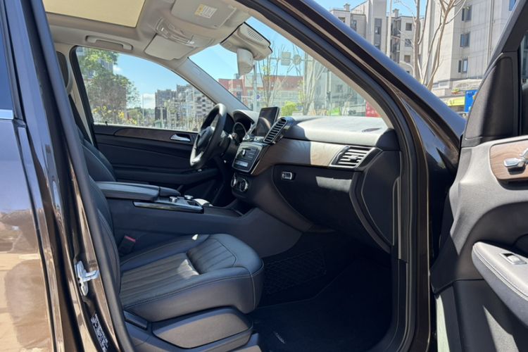 Used Mercedes-Benz GLE 2016 GLE 320 4MATIC Dynamic Edition Interior 3