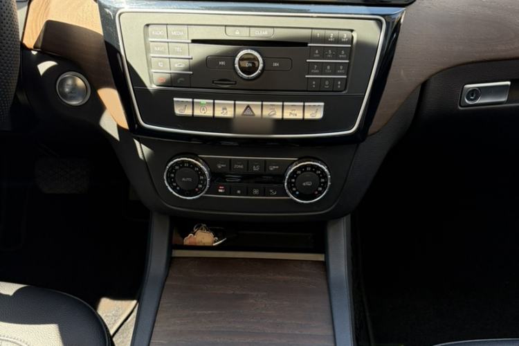 Used Mercedes-Benz GLE 2016 GLE 320 4MATIC Dynamic Edition Interior 7