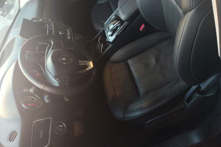 Used Mercedes-Benz GLE 2016 GLE 320 4MATIC Luxury Model Left Front Seat
