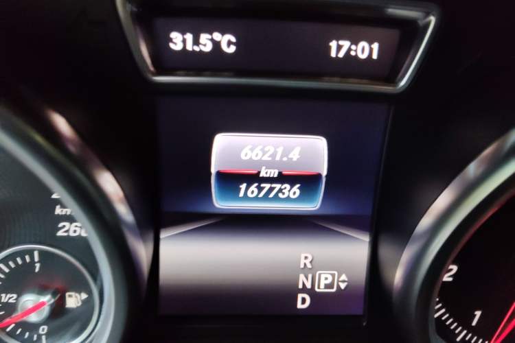 Used Mercedes-Benz GLE 2016 GLE 320 4MATIC Dynamic Edition Odometer Close Up