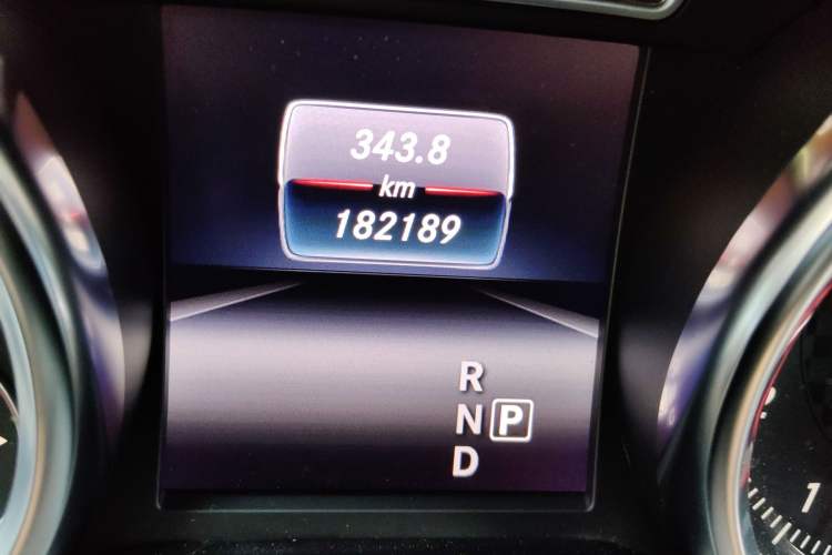 Used Mercedes-Benz GLE  Odometer Close Up