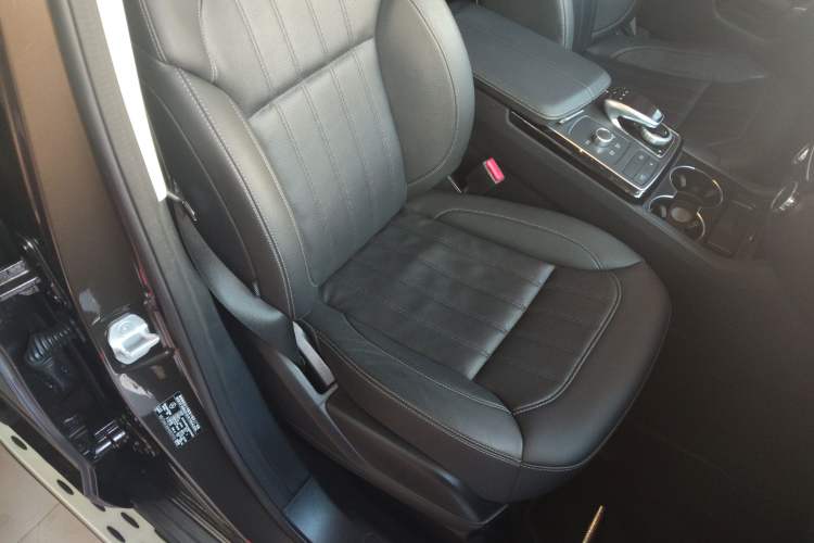 Used Mercedes-Benz GLE 2016 GLE 320 4MATIC Luxury Model Right Front Seat