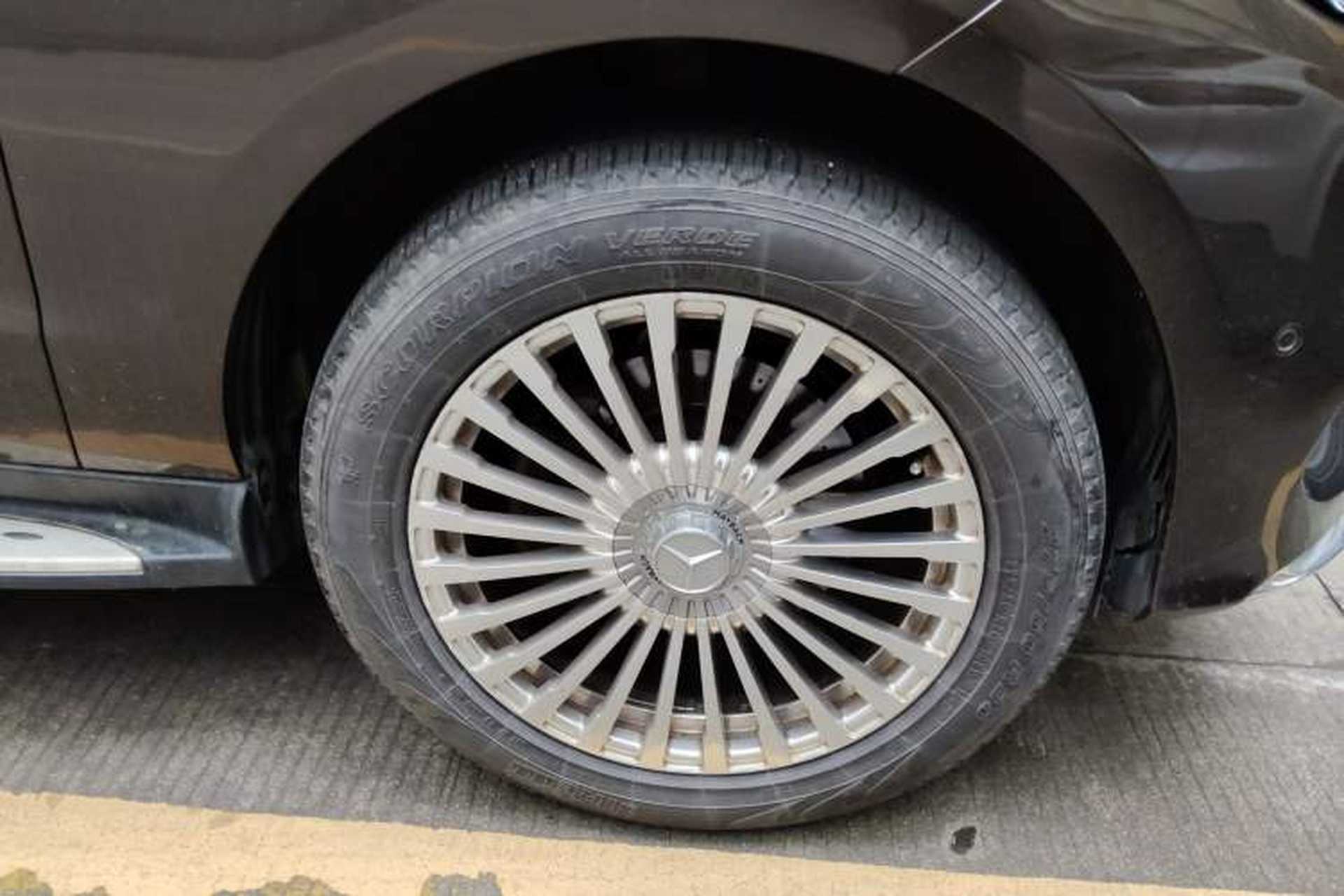 Used Mercedes-Benz GLE 2016 GLE 320 4MATIC Dynamic Edition Right Front Wheel Hub