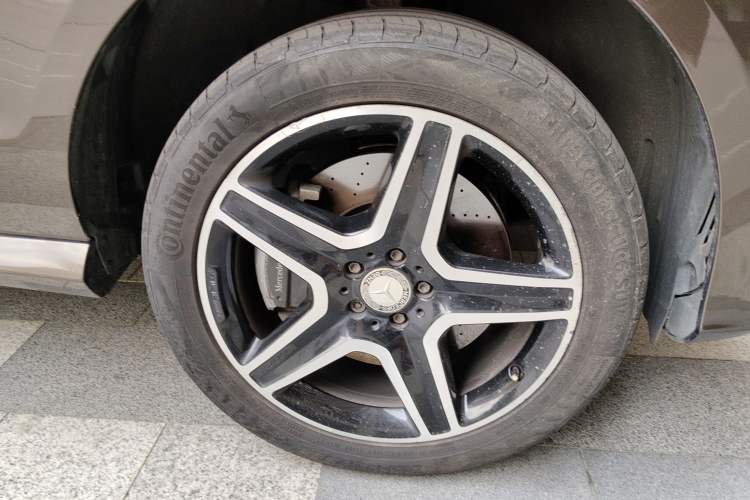 Used Mercedes-Benz GLE  Right Front Wheel Hub