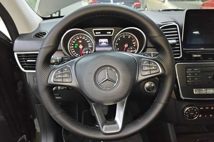 Used Mercedes-Benz GLE 2016 GLE 320 4MATIC Dynamic Edition Steering Wheel