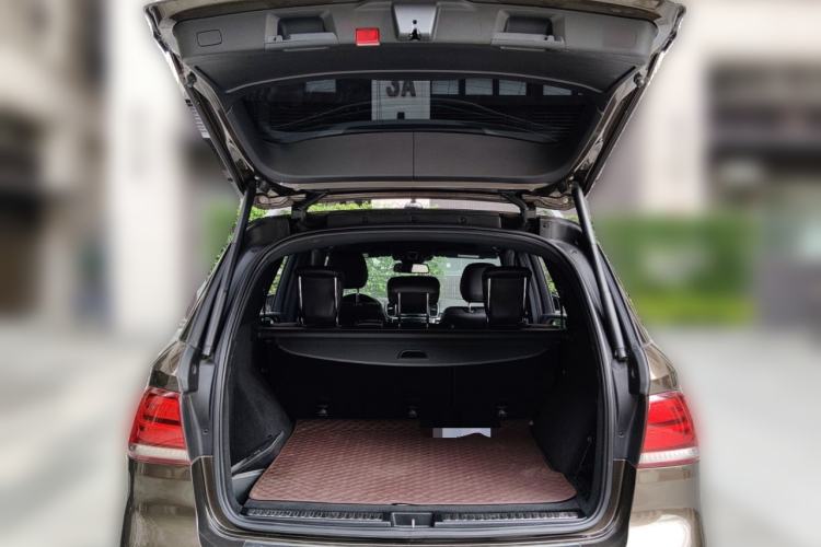 Used Mercedes-Benz GLE  Trunk