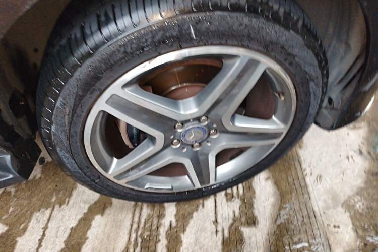 Used Mercedes-Benz GLE 2016 GLE 400 4MATIC Right Front Wheel Hub