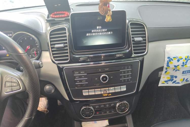 Used Mercedes-Benz GLE 2016 GLE 320 4MATIC Dynamic Edition Audio And AC Panel