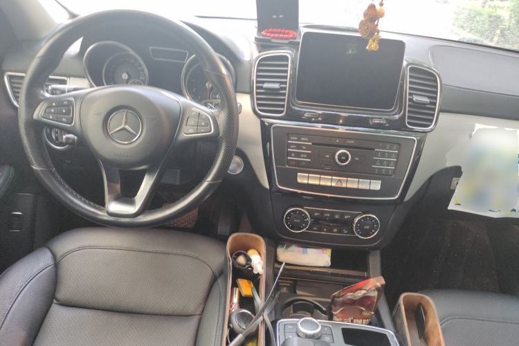 Used Mercedes-Benz GLE 2016 GLE 320 4MATIC Dynamic Edition Center Console