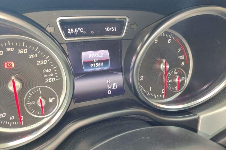 Used Mercedes-Benz GLE 2016 GLE 320 4MATIC Dynamic Edition Odometer Close Up