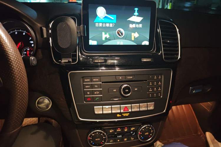 Used Mercedes-Benz GLE 2016 GLE 320 4MATIC Luxury Model Audio And AC Panel