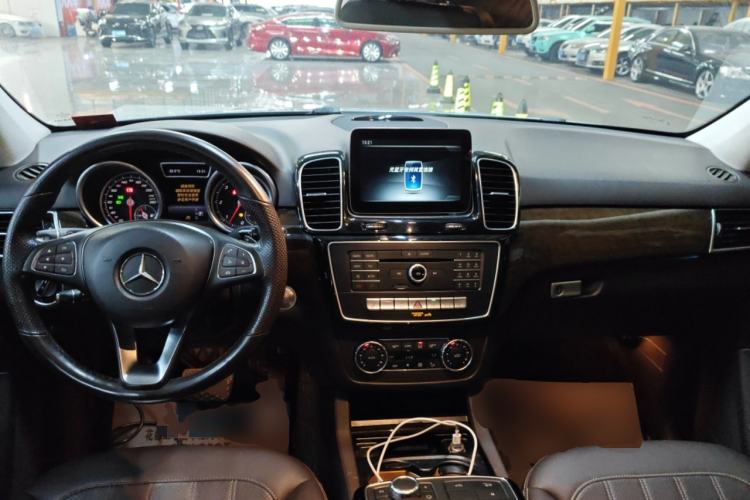 Used Mercedes-Benz GLE 2016 GLE 350 d 4MATIC Center Console