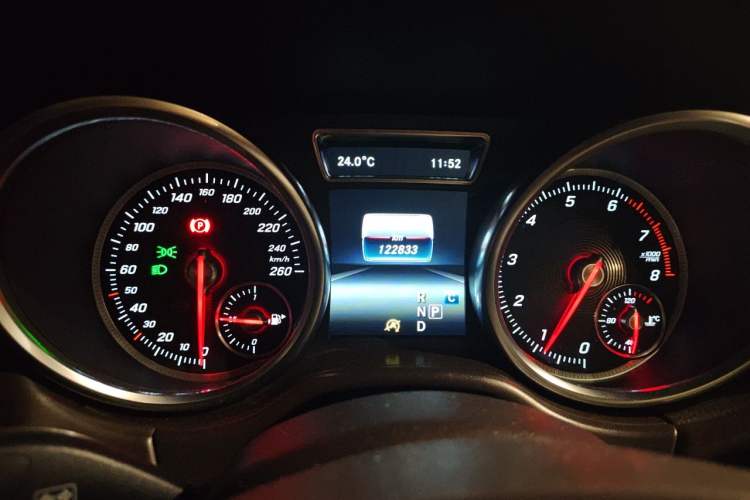 Used Mercedes-Benz GLE 2016 GLE 320 4MATIC Luxury Model Instrument Cluster