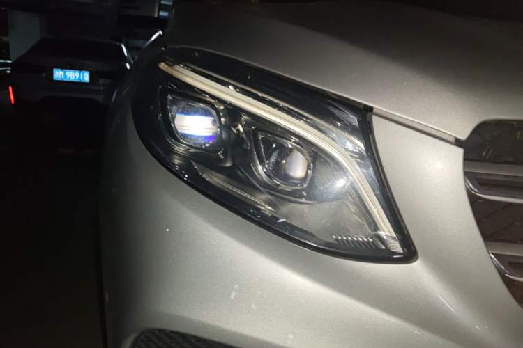 Used Mercedes-Benz GLE 2016 GLE 320 4MATIC Luxury Model Right Front Headlight