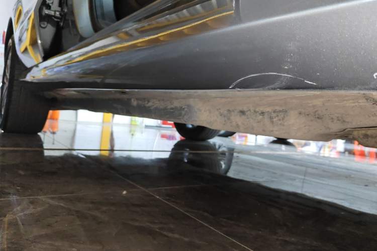 Used Mercedes-Benz GLE 2016 GLE 350 d 4MATIC Right Side Sill