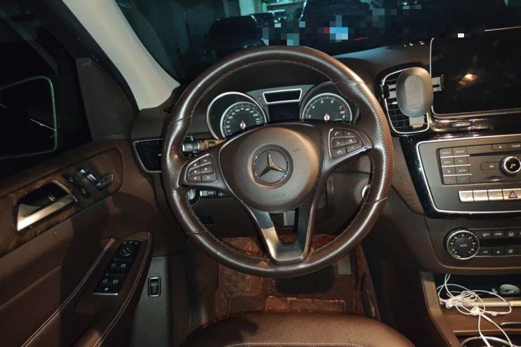 Used Mercedes-Benz GLE 2016 GLE 320 4MATIC Luxury Model Steering Wheel