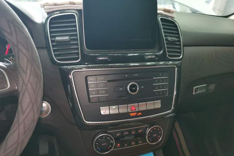Used Mercedes-Benz GLE 2016 GLE 320 4MATIC Luxury Model Audio And AC Panel