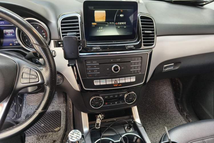 Used Mercedes-Benz GLE 2016 GLE 320 4MATIC Dynamic Edition Audio And AC Panel