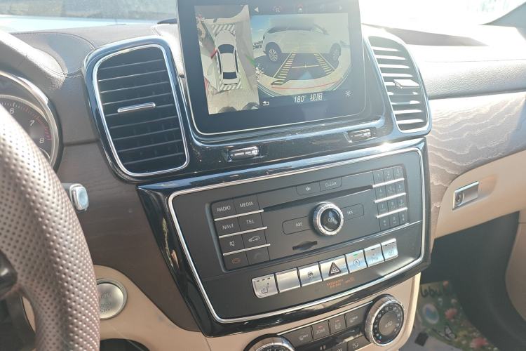 Used Mercedes-Benz GLE 2016 GLE 320 4MATIC Luxury Model Audio And AC Panel