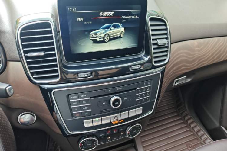 Used Mercedes-Benz GLE 2016 GLE 320 4MATIC Dynamic Edition Audio And AC Panel