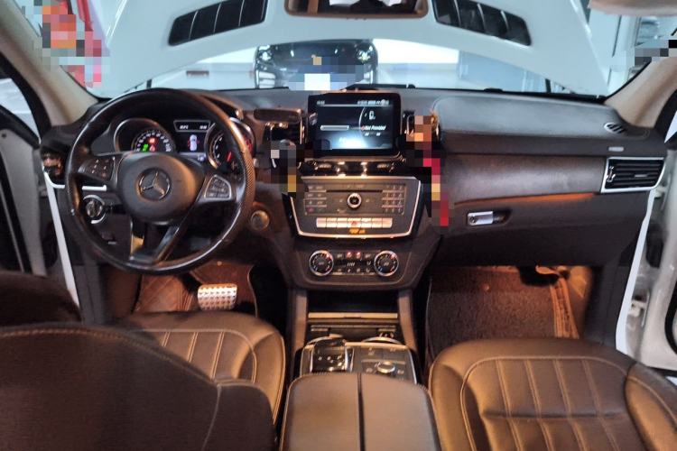 Used Mercedes-Benz GLE  Center Console