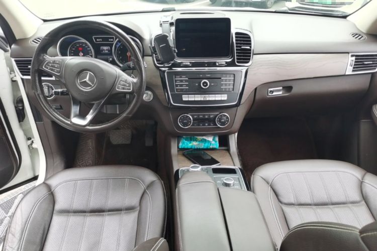 Used Mercedes-Benz GLE 2016 GLE 320 4MATIC Luxury Model Center Console