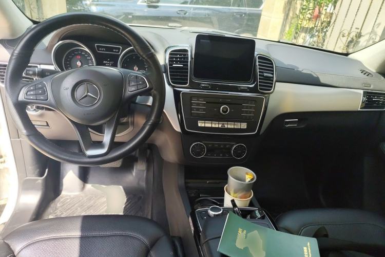 Used Mercedes-Benz GLE 2016 GLE 320 4MATIC Luxury Model Center Console