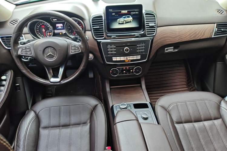 Used Mercedes-Benz GLE 2016 GLE 320 4MATIC Dynamic Edition Center Console