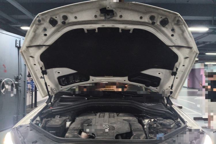 Used Mercedes-Benz GLE  Engine Bay